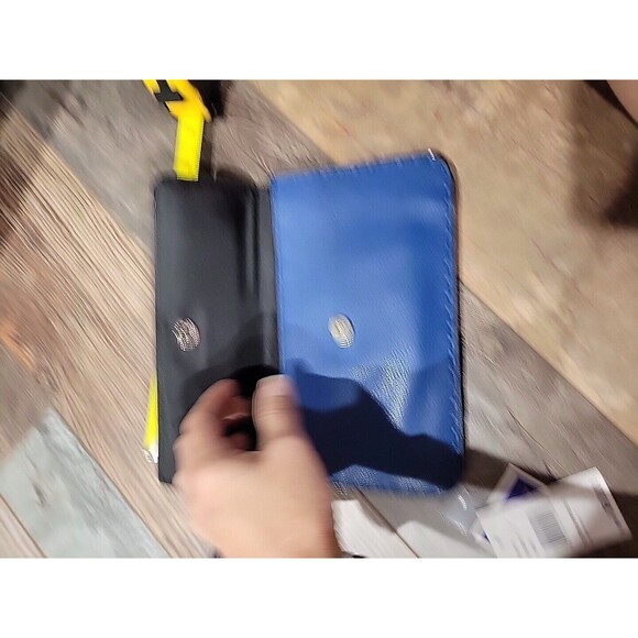 Women's 9 Nine West Royal Blue Wristlet And Photo Key Chain - $70 MSRP - Picture 6 of 10